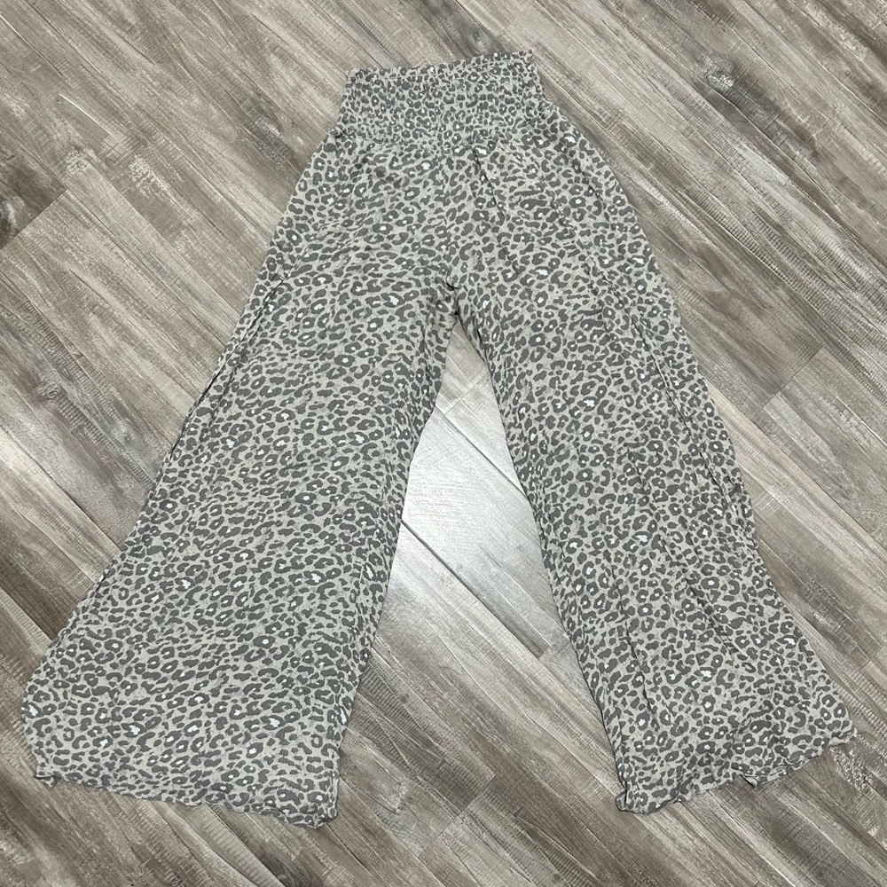 Rewash Bohemian Animal Print Wide Leg wide High Waisted Pants Size Medium - Picture 3 of 5